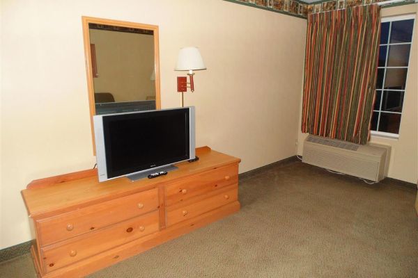 AMERICAN INN AND SUITES (Nellsville)